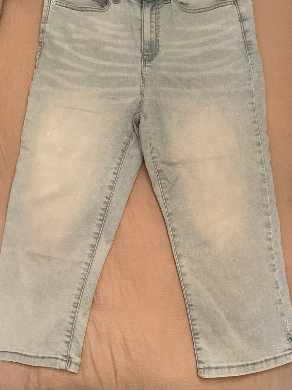 Nicole Miller Light Wash Cropped Jeans